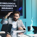 Équipe de courtiers assistant à une présentation sur l’intelligence artificielle